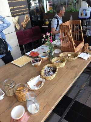 Saint Honore Premium French Bakery