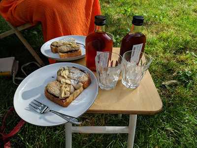 HaŁas Vinyl + Coffee