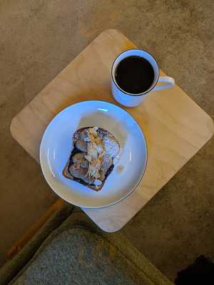 HaŁas Vinyl + Coffee