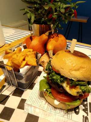 Waw Burger Bar