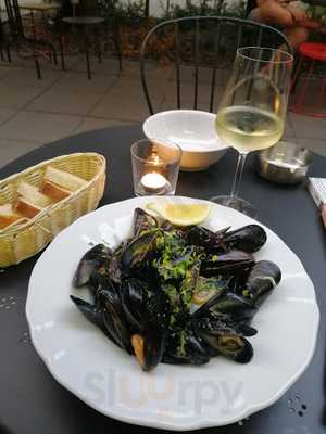 Tuttobene Italian Bistro