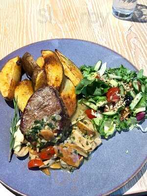 Cotto E Crudo Restaurant Pizza & Wine