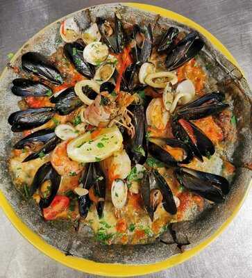 Cotto E Crudo Restaurant Pizza & Wine