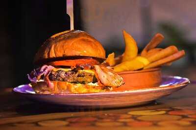 Trinity Burger House