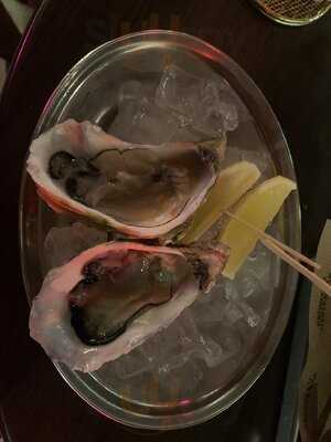 Prosecco Oyster Bar