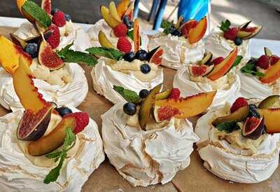 NiĆ. Kawiarnio-księgarnia