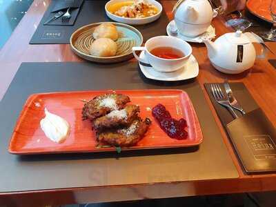 Reina Steakhouse & Seafood