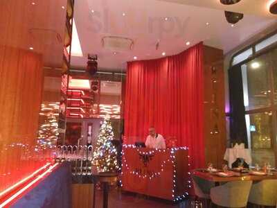 Reina Steakhouse & Seafood