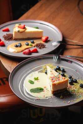 Nine's Restaurant & Sportsbar