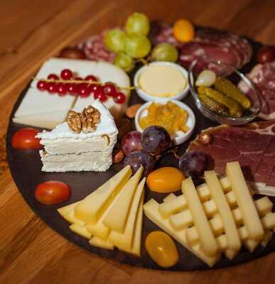 Le Paradox Wine Bar & Shop