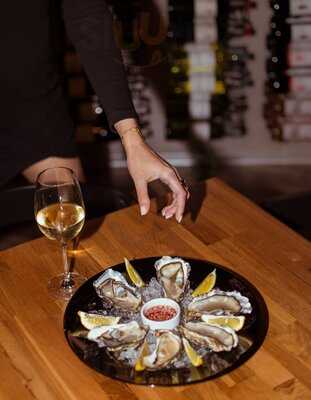 Le Paradox Wine Bar & Shop