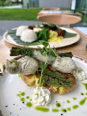 Wege Umami Bistro & Sklep