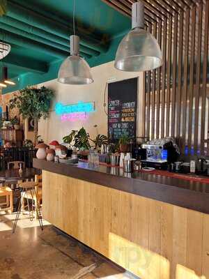 Bracka Art Vegan Bar