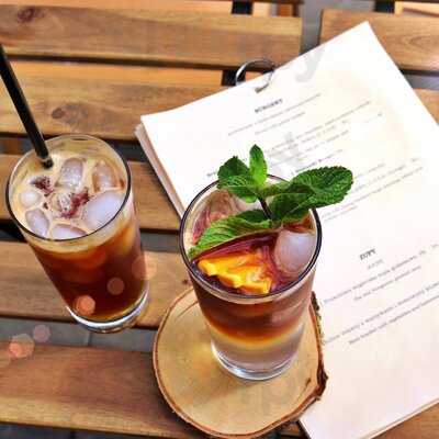 Bratanki Bistro & Bar