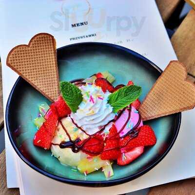 Bratanki Bistro & Bar