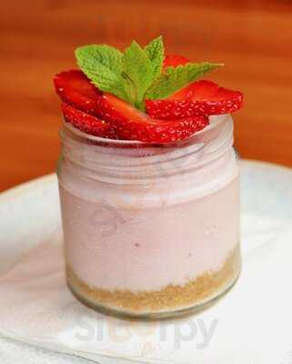 Bratanki Bistro & Bar