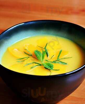 Bratanki Bistro & Bar