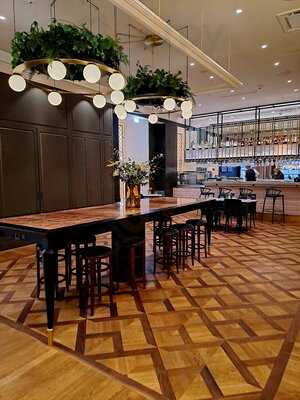 Regale Bar & Restaurant