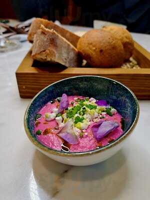 Regale Bar & Restaurant