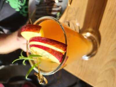 Le Barometre Bistro & Bar