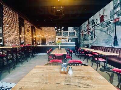 Le Barometre Bistro & Bar