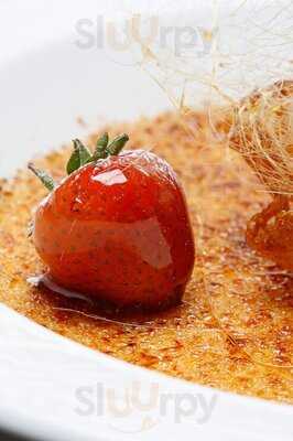 Gołebia 2 Kuchnia,wino, Jazz