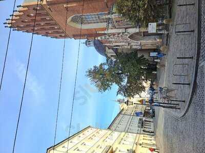 Domingo Cafe Resto Bar