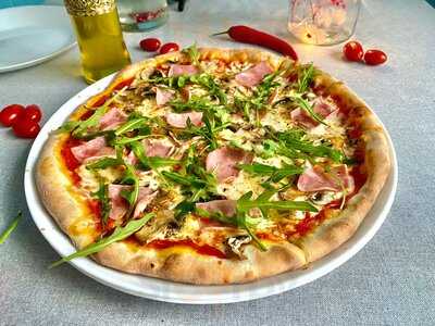 Octopus Food Delivery. Pizza Sushi Pasta