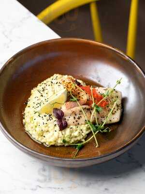 Vibes Restaurant & Bar