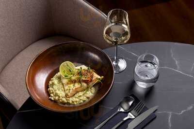 Vibes Restaurant & Bar