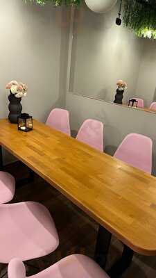 Niewinność Wine Bar