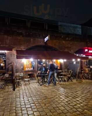 Baza Pub