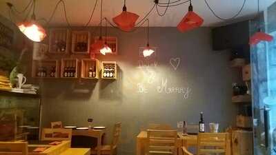 Tábuas, Copos & Outras Cenas