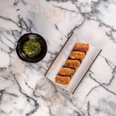 Travesso Restaurante & Bar