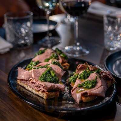 Travesso Restaurante & Bar