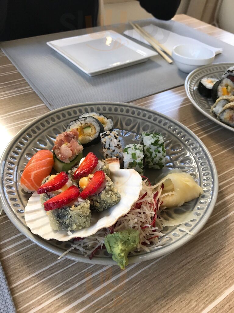 Mizu Sushi & Anti-sushi