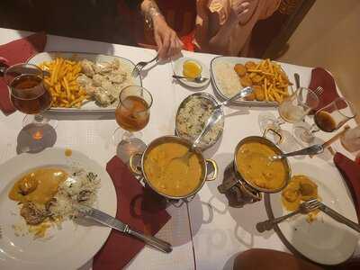 Pic Nic - Delhi Darbar