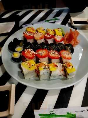 Kazoku Sushi Bar