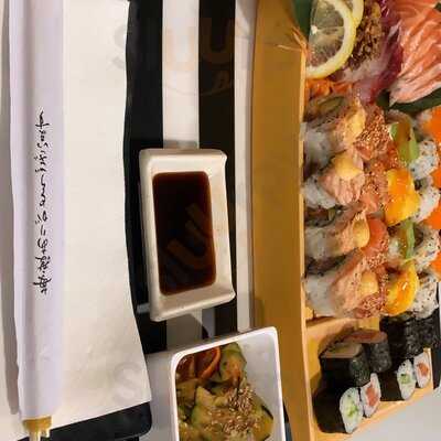 Kazoku Sushi Bar