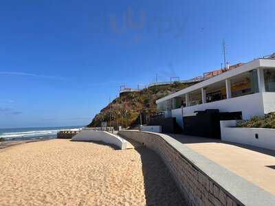 Bronzear Beach Bar & Restaurant