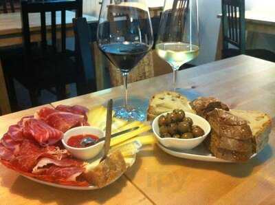 Ba Wine Bar Do Bairro Alto