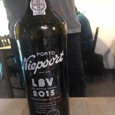 Ba Wine Bar Do Bairro Alto