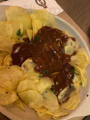 Capa Na Vila By Capa Negra