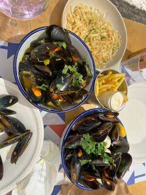 Moules And Gin