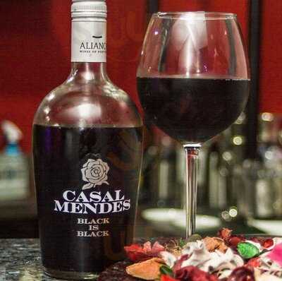 Singers Caffé & Bar