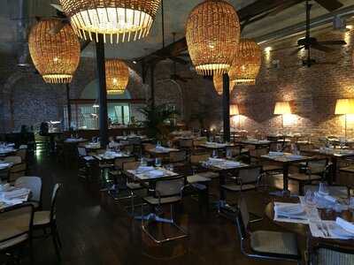 Flow Restaurant & Bar