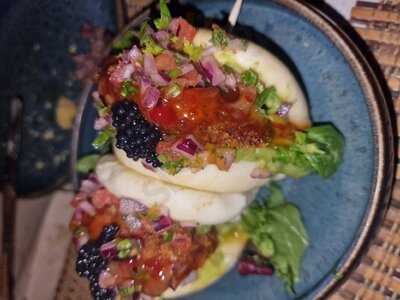 Guia Beach, Food & Drinks