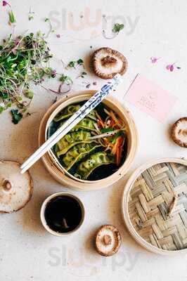 Pearl Oyster And Wine Bar