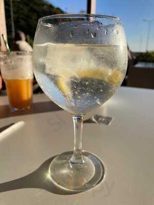 Ribeira D'ilhas Surf Restaurant & Bar