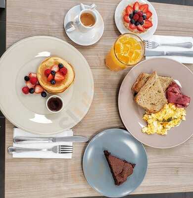 B Café • Pastelaria